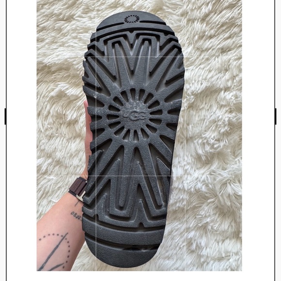 Ugg Ansley parc womens, Use only one time look like new. - Picture 9 of 11